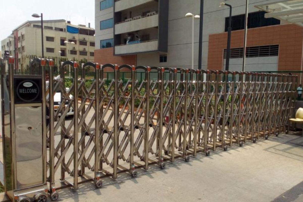Retractable-Folding-Gates